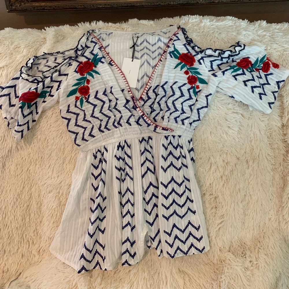 NWT beautiful boutique blouse